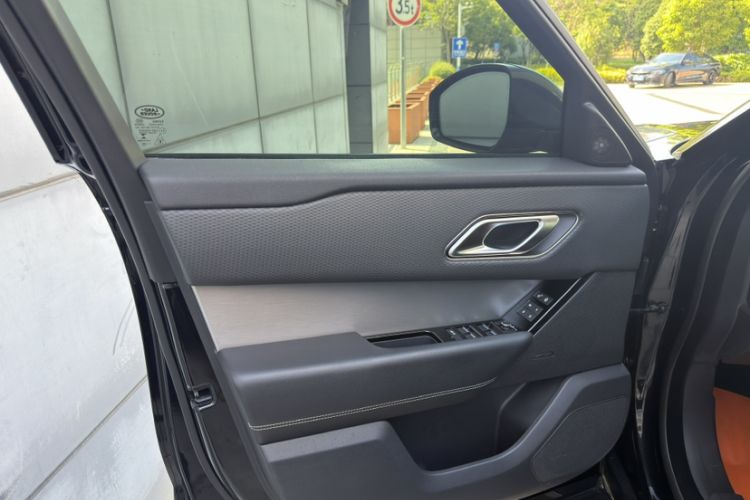 Used Land Rover Range Velar 2020 P250 R-DYNAMIC S Interior 2