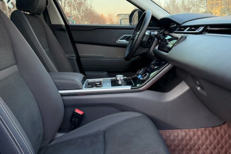Used Land Rover Range Velar 2020 P250 Interior 4