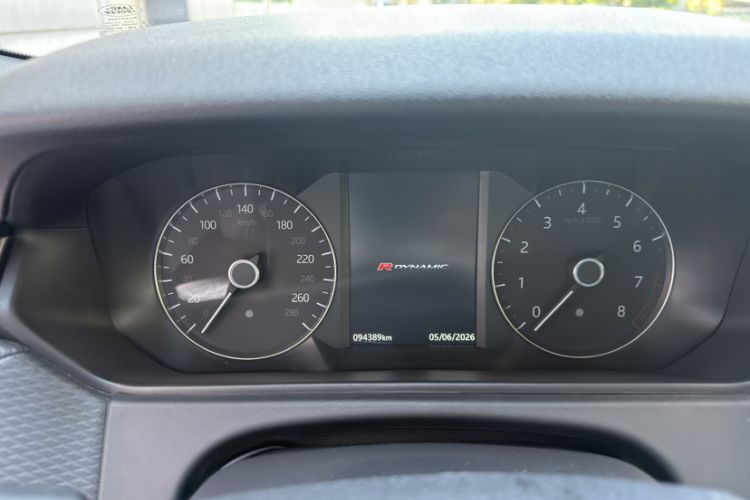 Used Land Rover Range Velar 2020 P250 R-DYNAMIC S Odometer Close Up