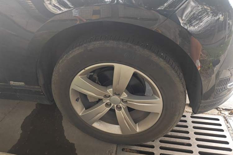 Used Land Rover Range Velar 2020 P250 Right Front Wheel Hub