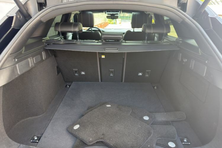 Used Land Rover Range Velar 2020 P250 R-DYNAMIC S Trunk