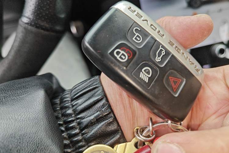 Used Land Rover Range Velar 2020 P250 R-DYNAMIC S Vehicle Key