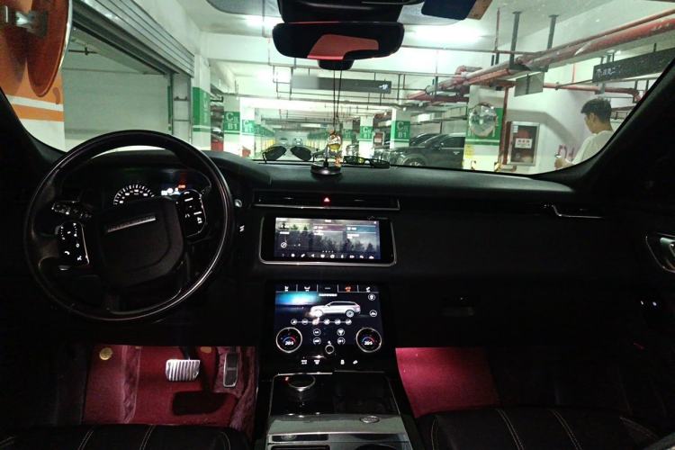 Used Land Rover Range Velar 2020 P250 R-DYNAMIC S Center Console
