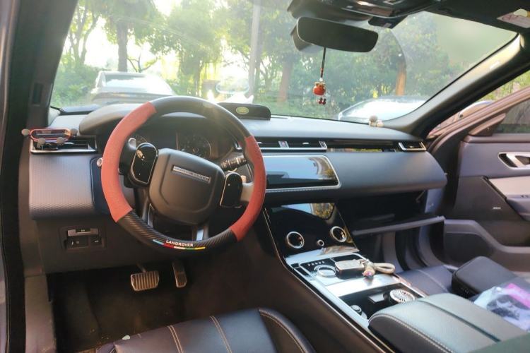 Used Land Rover Range Velar 2020 P250 R-DYNAMIC S Center Console