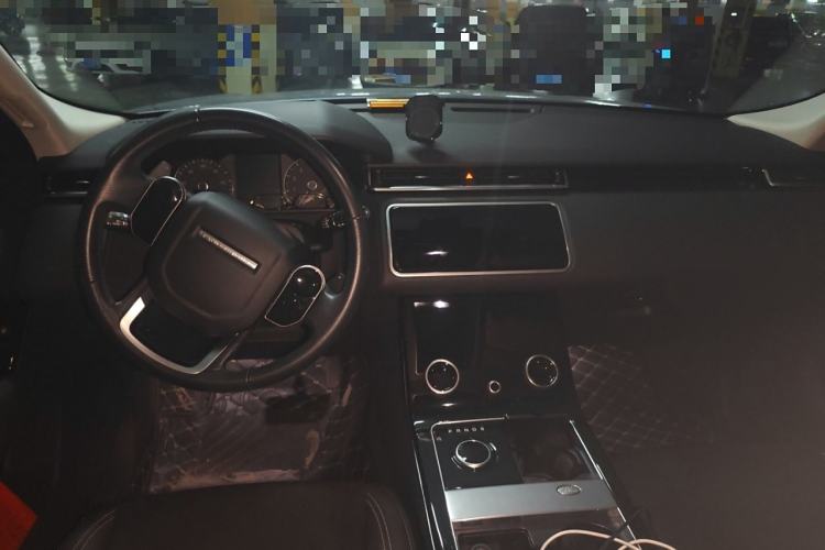 Used Land Rover Range Velar 2020 P250 Center Console