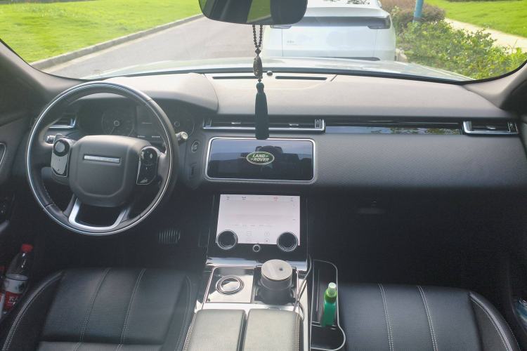 Used Land Rover Range Velar 2020 P250 R-DYNAMIC S Center Console