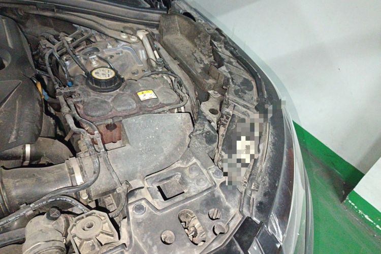 Used Land Rover Range Velar 2020 P250 R-DYNAMIC S Engine Bay Left