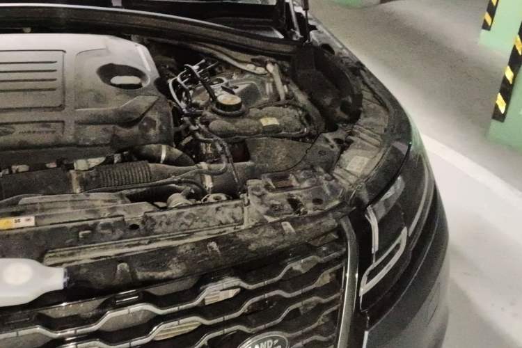 Used Land Rover Range Velar 2020 P250 R-DYNAMIC S Engine Bay Left