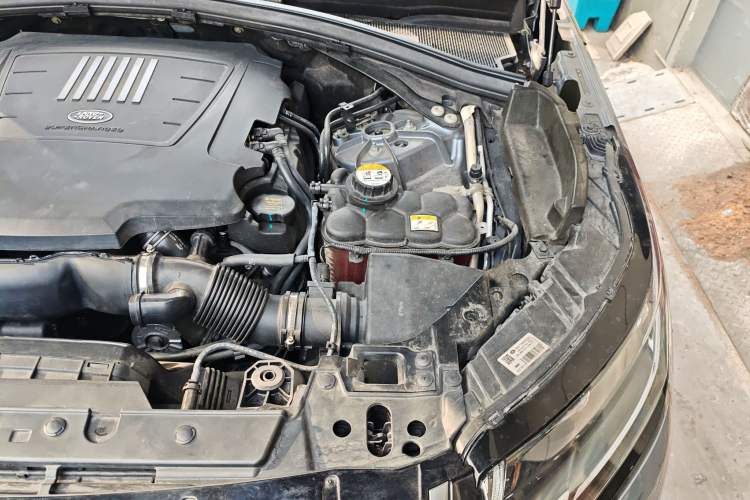 Used Land Rover Range Velar 2020 P340 R-DYNAMIC S Engine Bay Left