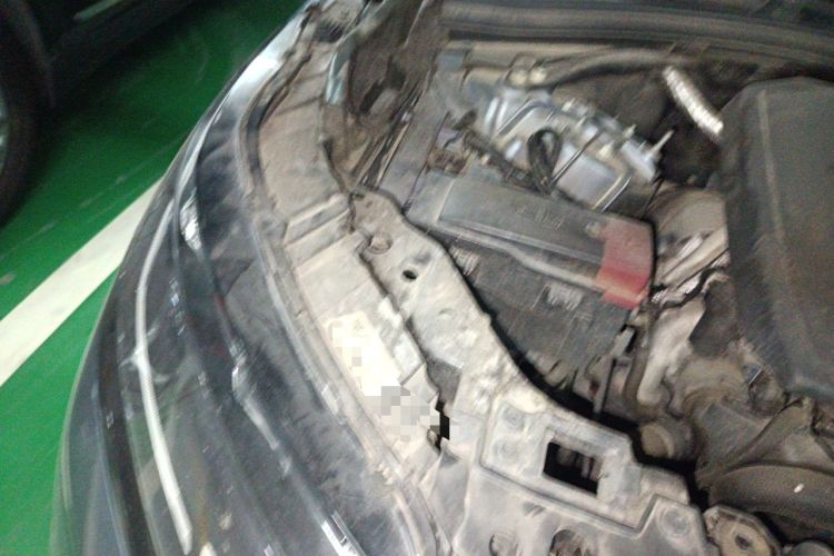 Used Land Rover Range Velar 2020 P250 R-DYNAMIC S Engine Bay Right