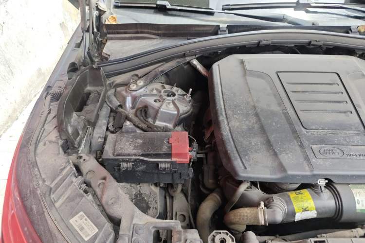 Used Land Rover Range Velar 2020 P250 R-DYNAMIC S Engine Bay Right