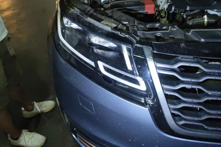 Used Land Rover Range Velar 2020 P250 R-DYNAMIC S Engine Bay Right
