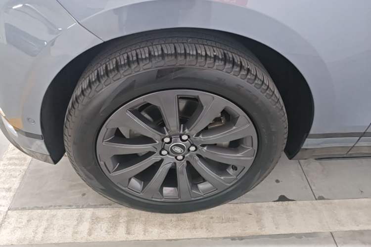 Used Land Rover Range Velar 2020 P380 R-DYNAMIC SE Left Front Wheel Hub