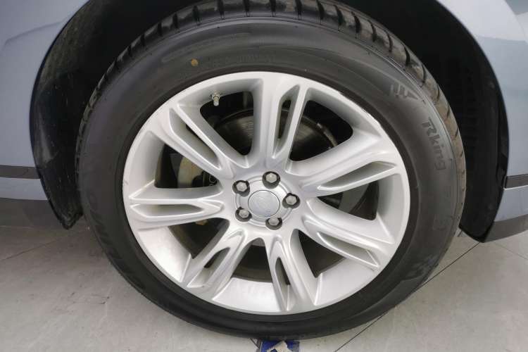 Used Land Rover Range Velar 2020 P250 R-DYNAMIC S Left Rear Wheel Hub