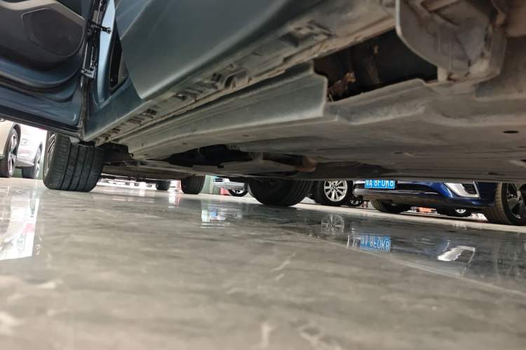 Used Land Rover Range Velar 2020 P250 Left Side Sill