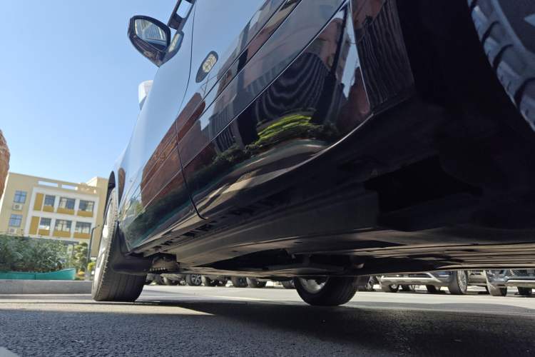 Used Land Rover Range Velar 2020 P250 R-DYNAMIC S Left Side Sill
