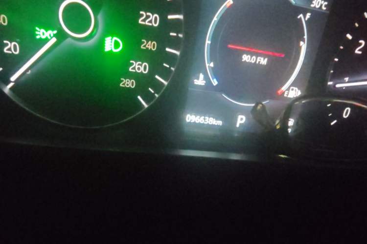 Used Land Rover Range Velar 2020 P250 Odometer Close Up