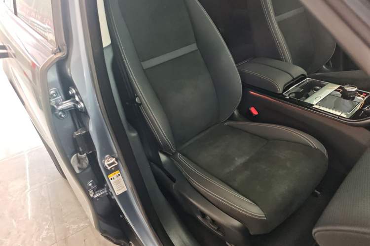 Used Land Rover Range Velar 2020 P250 Right Front Seat