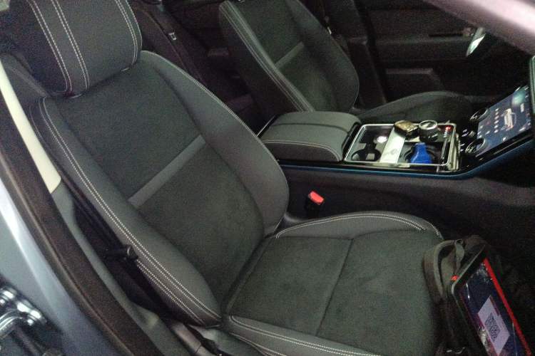 Used Land Rover Range Velar 2020 P250 Right Front Seat