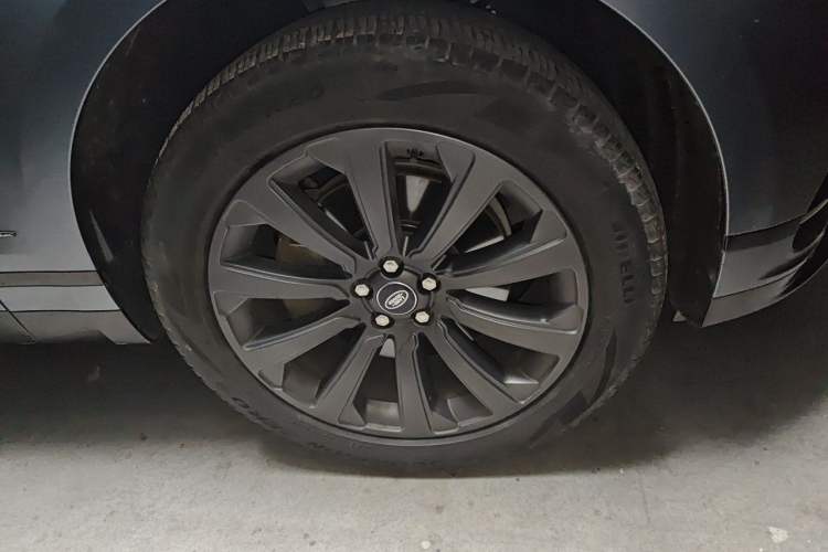 Used Land Rover Range Velar 2020 P340 R-DYNAMIC S Right Front Wheel Hub