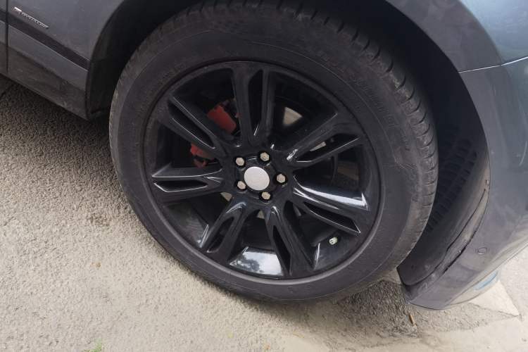 Used Land Rover Range Velar 2020 P250 R-DYNAMIC S Right Front Wheel Hub