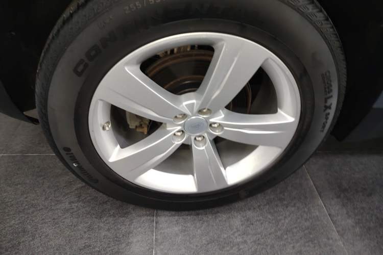 Used Land Rover Range Velar 2020 P250 Right Rear Wheel Hub