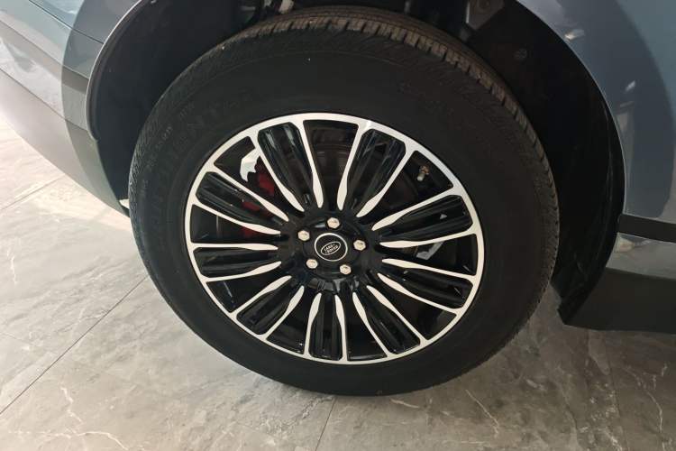 Used Land Rover Range Velar 2020 P250 Right Rear Wheel Hub