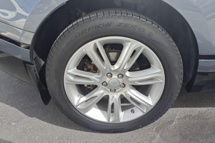 Used Land Rover Range Velar 2020 P250 R-DYNAMIC S Right Rear Wheel Hub