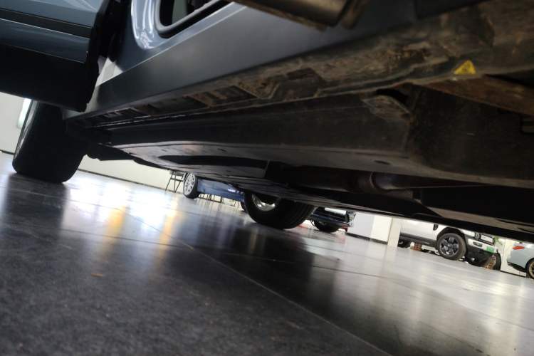 Used Land Rover Range Velar 2020 P250 Right Side Sill