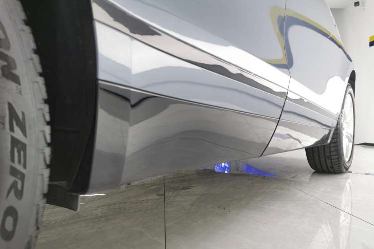 Used Land Rover Range Velar 2020 P250 R-DYNAMIC S Right Side Sill