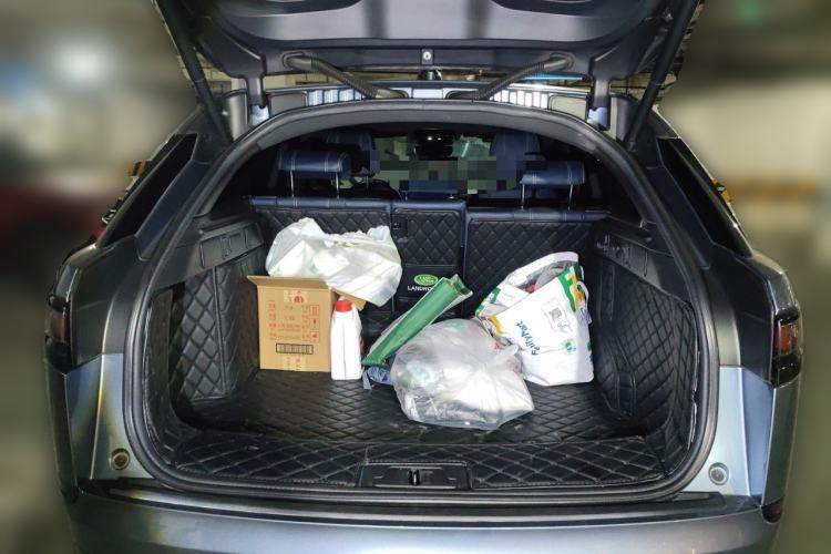 Used Land Rover Range Velar 2020 P250 R-DYNAMIC S Trunk