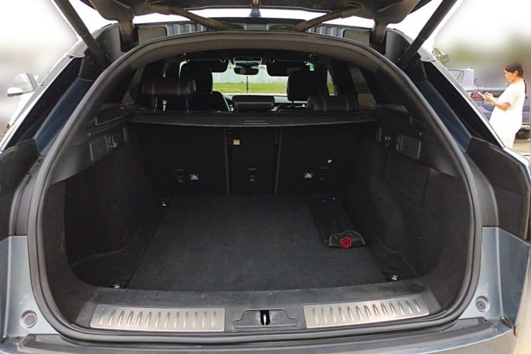 Used Land Rover Range Velar 2020 P250 R-DYNAMIC S Trunk