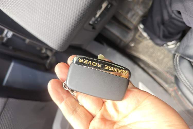 Used Land Rover Range Velar 2020 P250 R-DYNAMIC S Vehicle Key