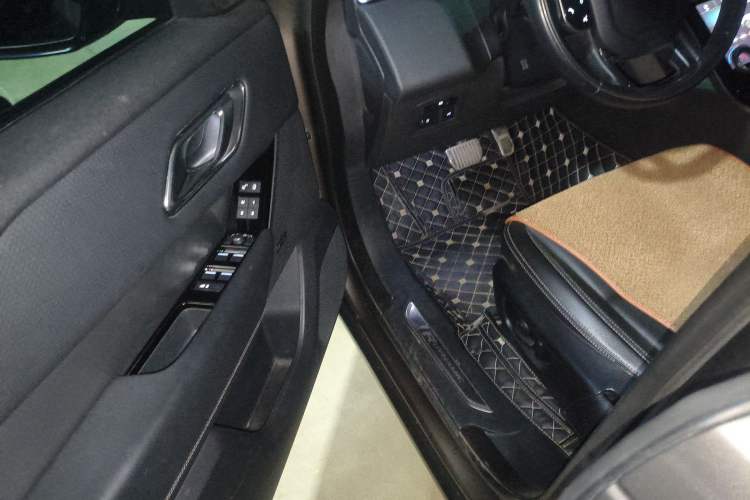 Used Land Rover Range Velar 2020 P250 R-DYNAMIC S Driver Seat