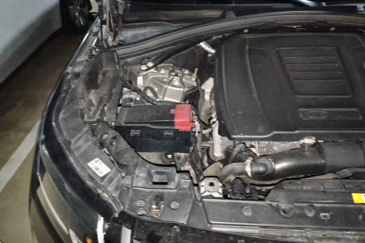 Used Land Rover Range Velar 2020 P250 R-DYNAMIC S Engine Bay Right