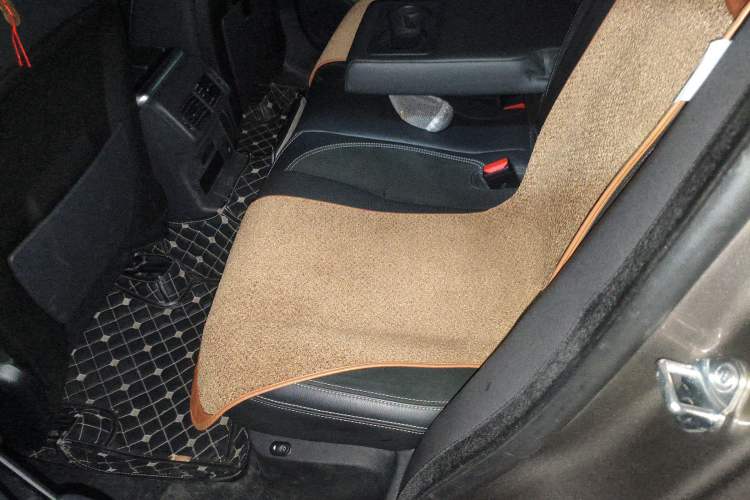 Used Land Rover Range Velar 2020 P250 R-DYNAMIC S Left Rear Seat