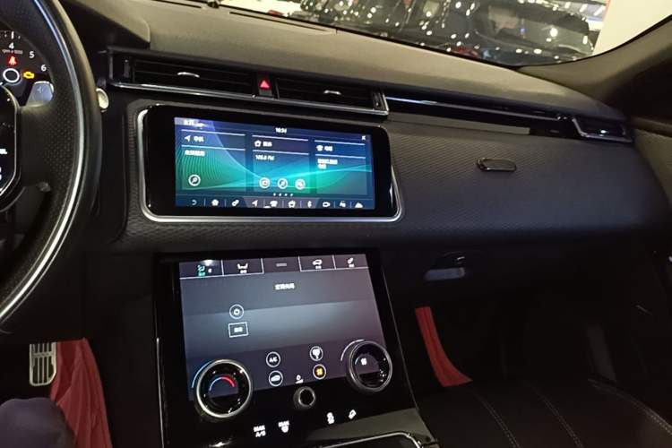 Used Land Rover Range Velar 2020 P250 R-DYNAMIC S Audio And AC Panel