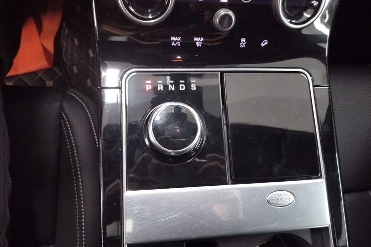 Used Land Rover Range Velar 2020 P250 R-DYNAMIC S Gear Lever