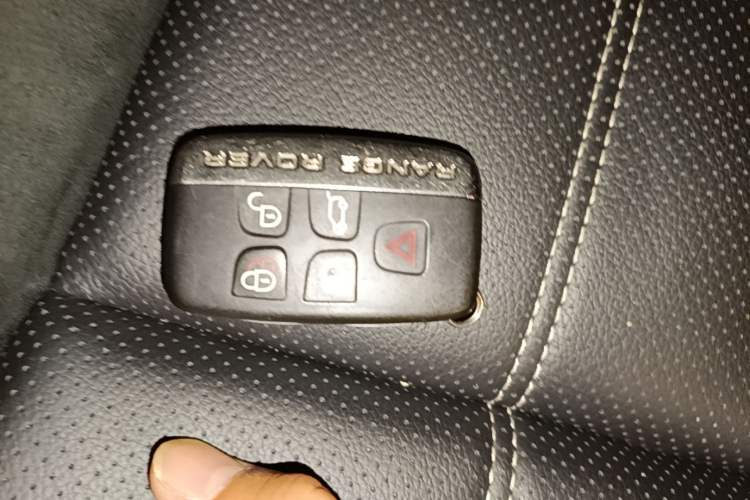 Used Land Rover Range Velar 2020 P250 R-DYNAMIC S Interior 1