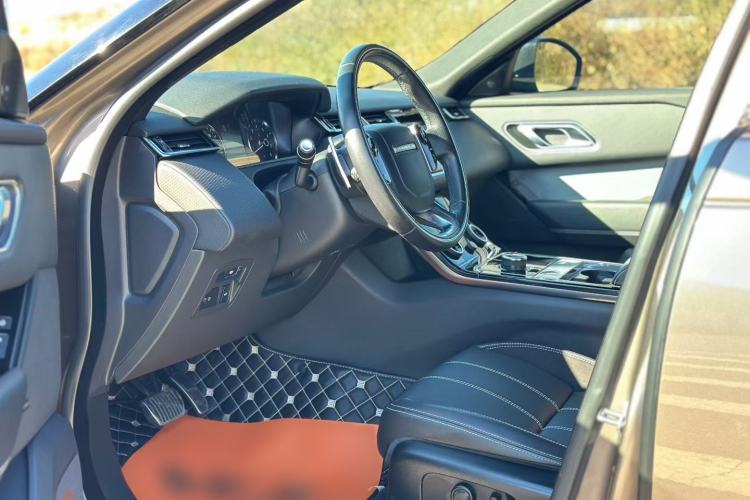 Used Land Rover Range Velar 2020 P250 R-DYNAMIC S Interior 2