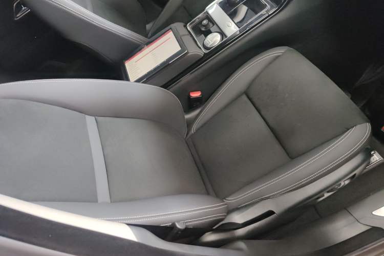Used Land Rover Range Velar 2020 P250 Right Front Seat