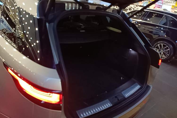 Used Land Rover Range Velar 2020 P250 R-DYNAMIC S Trunk