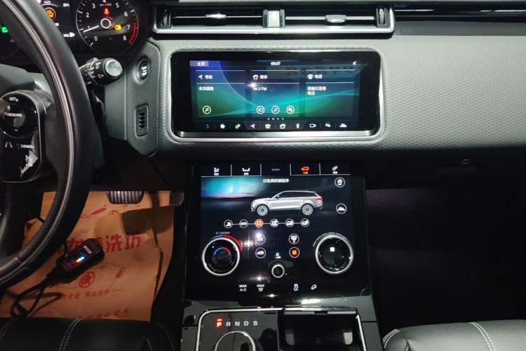 Used Land Rover Range Velar 2020 P250 R-DYNAMIC S Audio And AC Panel