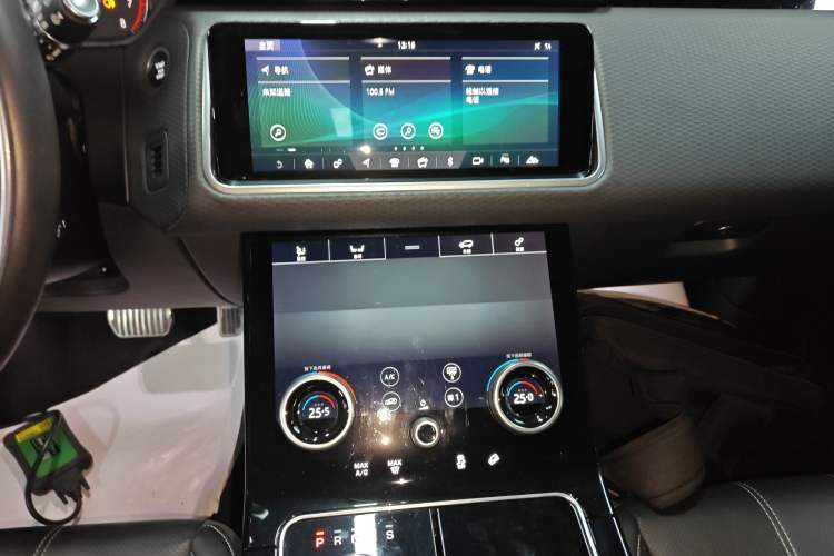 Used Land Rover Range Velar 2020 P250 R-DYNAMIC S Audio And AC Panel