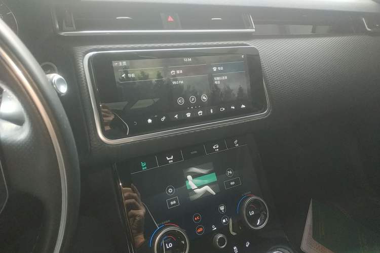 Used Land Rover Range Velar 2020 P250 R-DYNAMIC S Audio And AC Panel