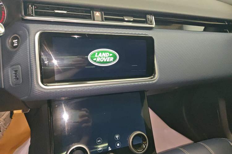 Used Land Rover Range Velar 2020 P250 R-DYNAMIC S Audio And AC Panel