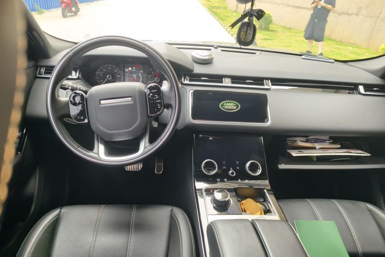 Used Land Rover Range Velar 2020 P250 R-DYNAMIC S Center Console