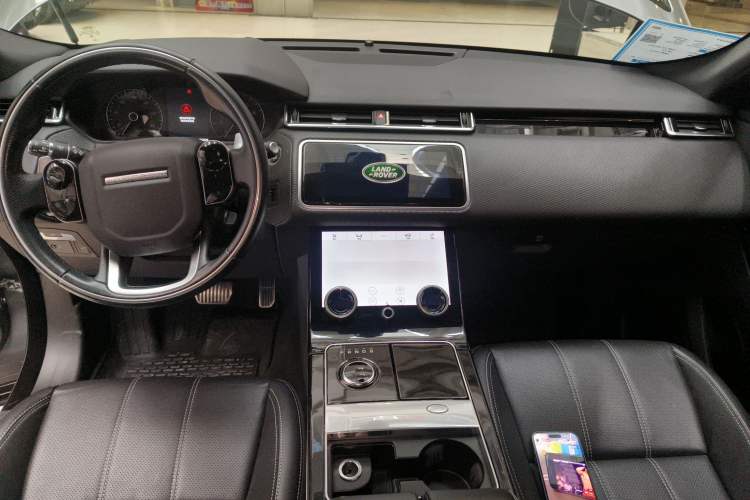 Used Land Rover Range Velar 2020 P250 R-DYNAMIC S Center Console