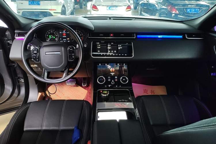 Used Land Rover Range Velar 2020 P250 R-DYNAMIC S Center Console