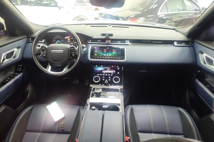 Used Land Rover Range Velar 2020 P250 R-DYNAMIC S Center Console
